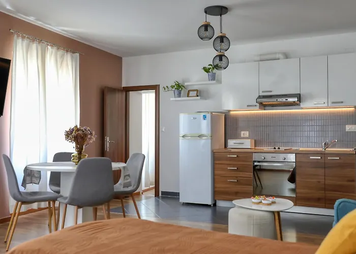Apartament & 72