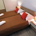& 72 * Zadar