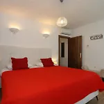 Apartman & 72