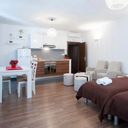 Apartamento & 72