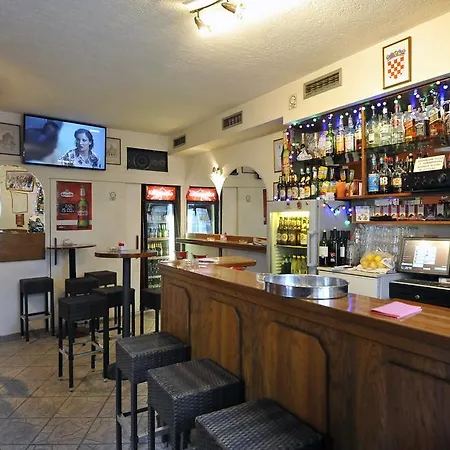 룸즈 & 아파트먼츠 72 * 자다르