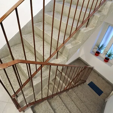 룸즈 & 아파트먼츠 72 아파트 자다르