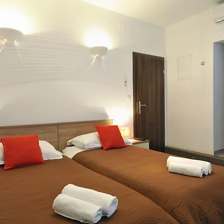 룸즈 & 아파트먼츠 72 아파트 자다르