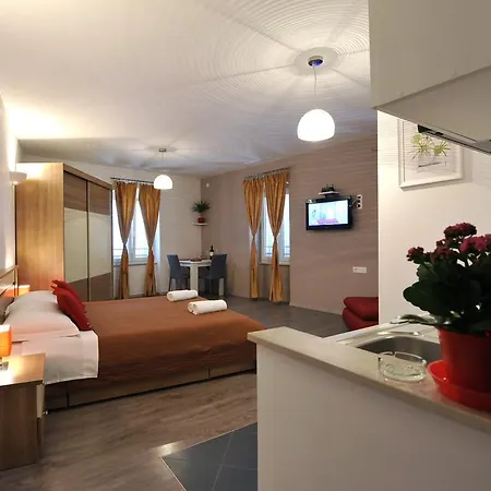 룸즈 & 아파트먼츠 72 아파트