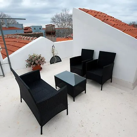 룸즈 & 아파트먼츠 72