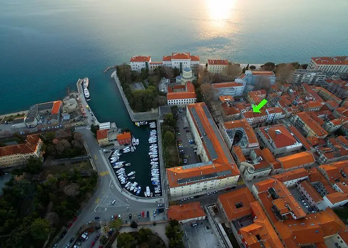 Διαμέρισμα & 72